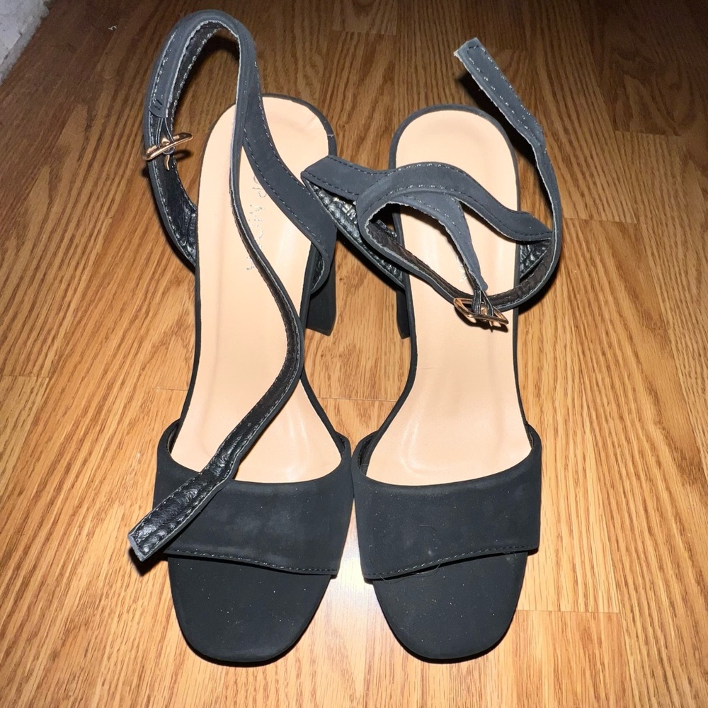 Chic Black Strappy Heels